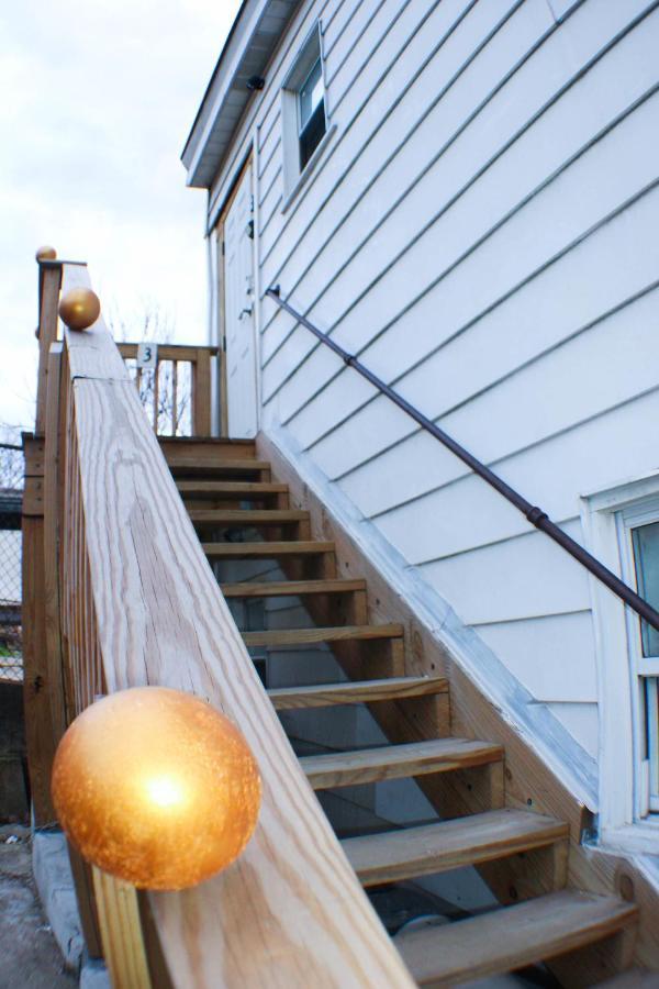 California Ave - 2 Bedroom - Home Away From Home! Pittsburgh Luaran gambar