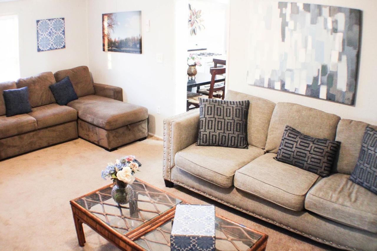 California Ave - 2 Bedroom - Home Away From Home! Pittsburgh Luaran gambar