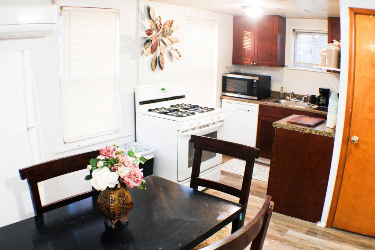 California Ave - 2 Bedroom - Home Away From Home! Pittsburgh Luaran gambar