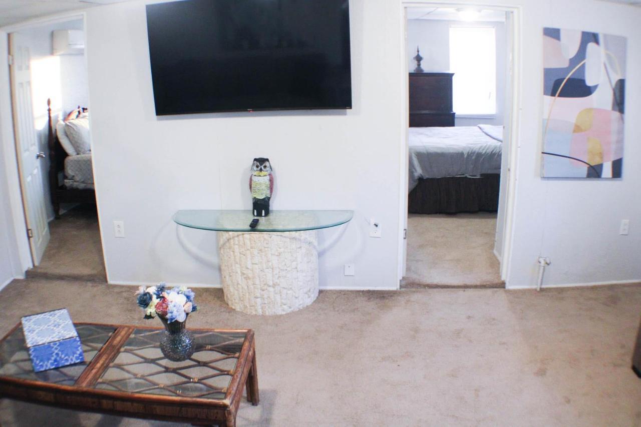 California Ave - 2 Bedroom - Home Away From Home! Pittsburgh Luaran gambar