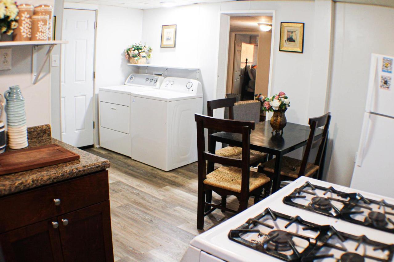 California Ave - 2 Bedroom - Home Away From Home! Pittsburgh Luaran gambar