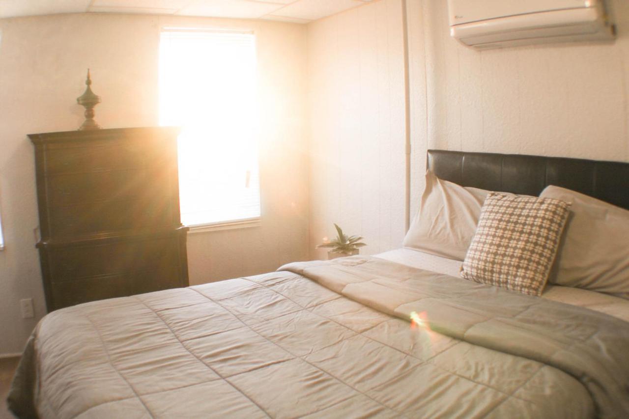 California Ave - 2 Bedroom - Home Away From Home! Pittsburgh Luaran gambar