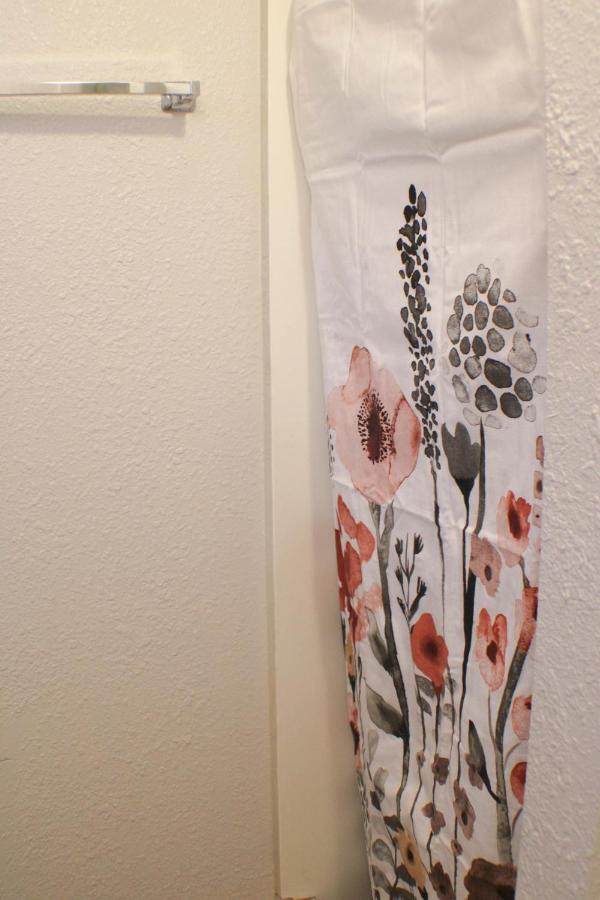 California Ave - 2 Bedroom - Home Away From Home! Pittsburgh Luaran gambar