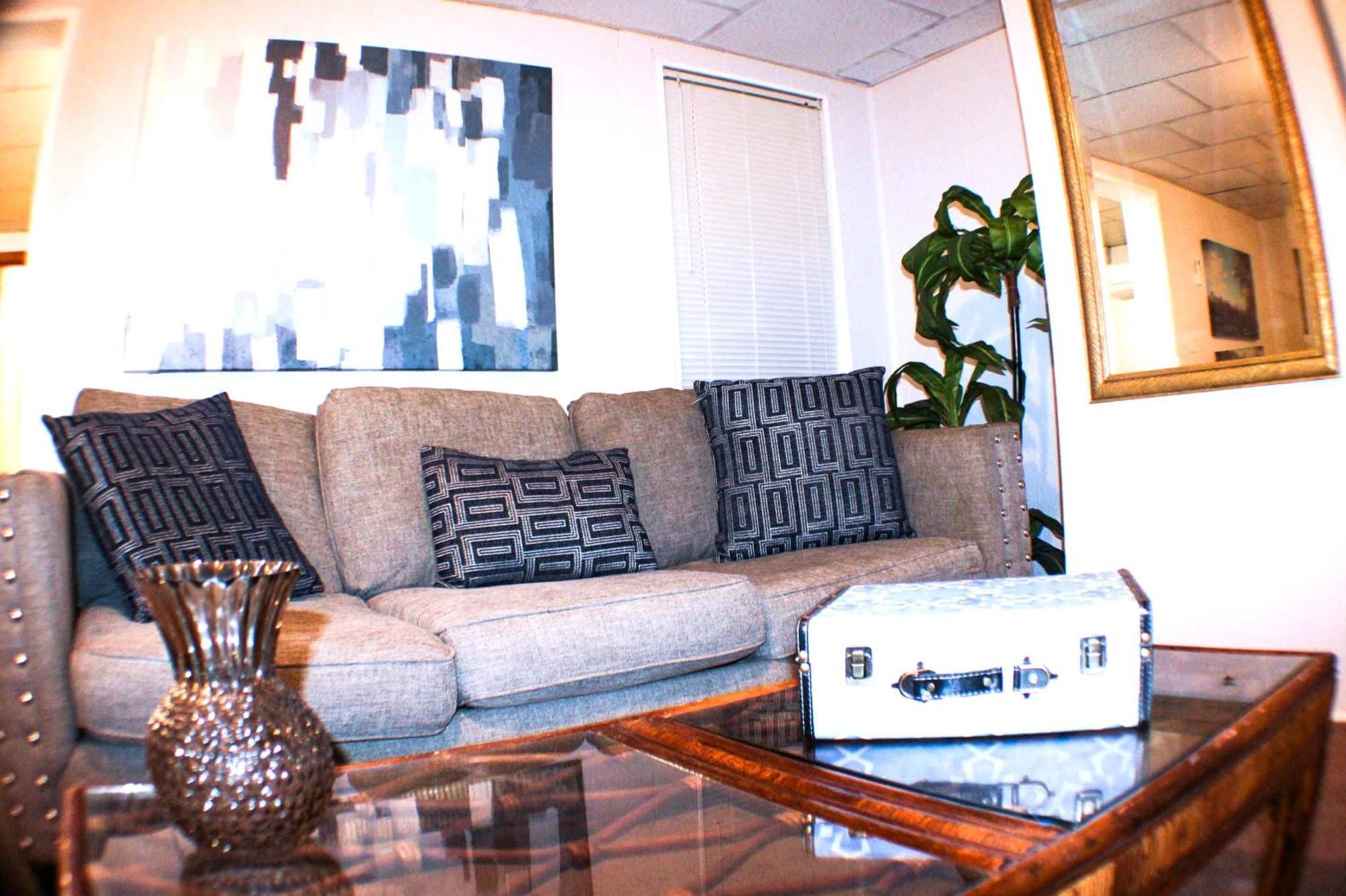 California Ave - 2 Bedroom - Home Away From Home! Pittsburgh Luaran gambar